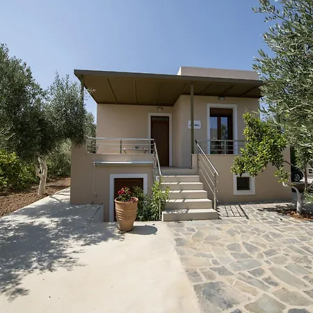 Attractive With Shared Pool بيت للعطل